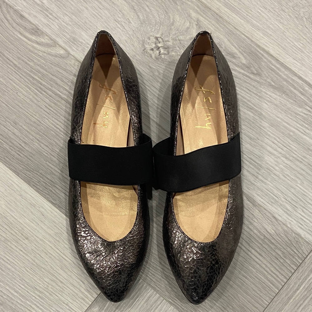 Metallic Flats, size 10B